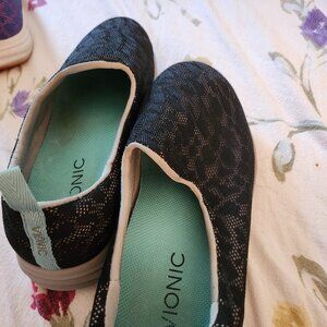 Vionic 9.5w hydra slip on